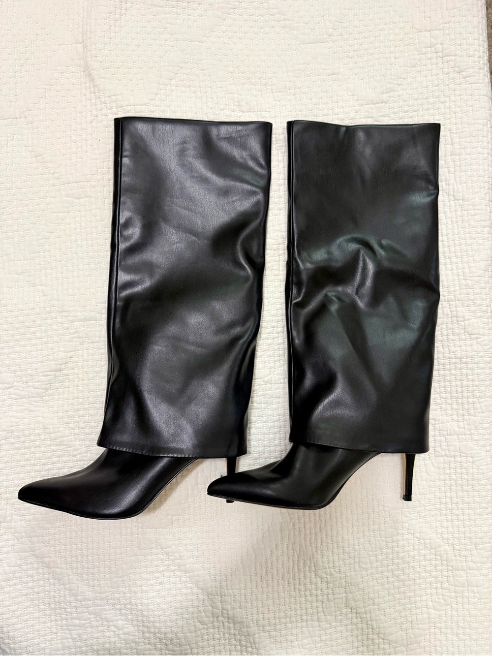Calvin Klein Women’s Black Knee-High Pointed-Toe Stiletto Boots